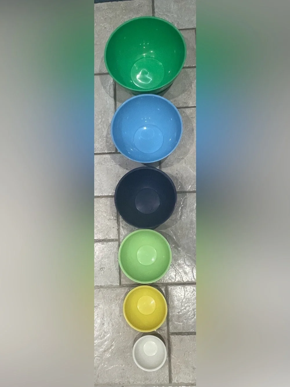 Colorful Nested Mixing Bowls - Green, lite, Dark Blue, Lite green, Yellow, White